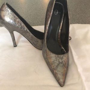 Joey snakeskin silver heels